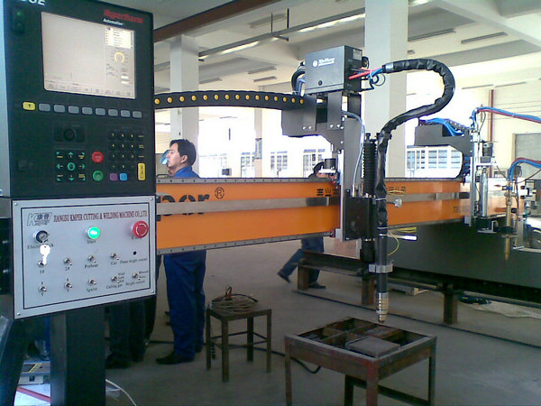 Chinese Revoltiion Plasma Cutting Machine